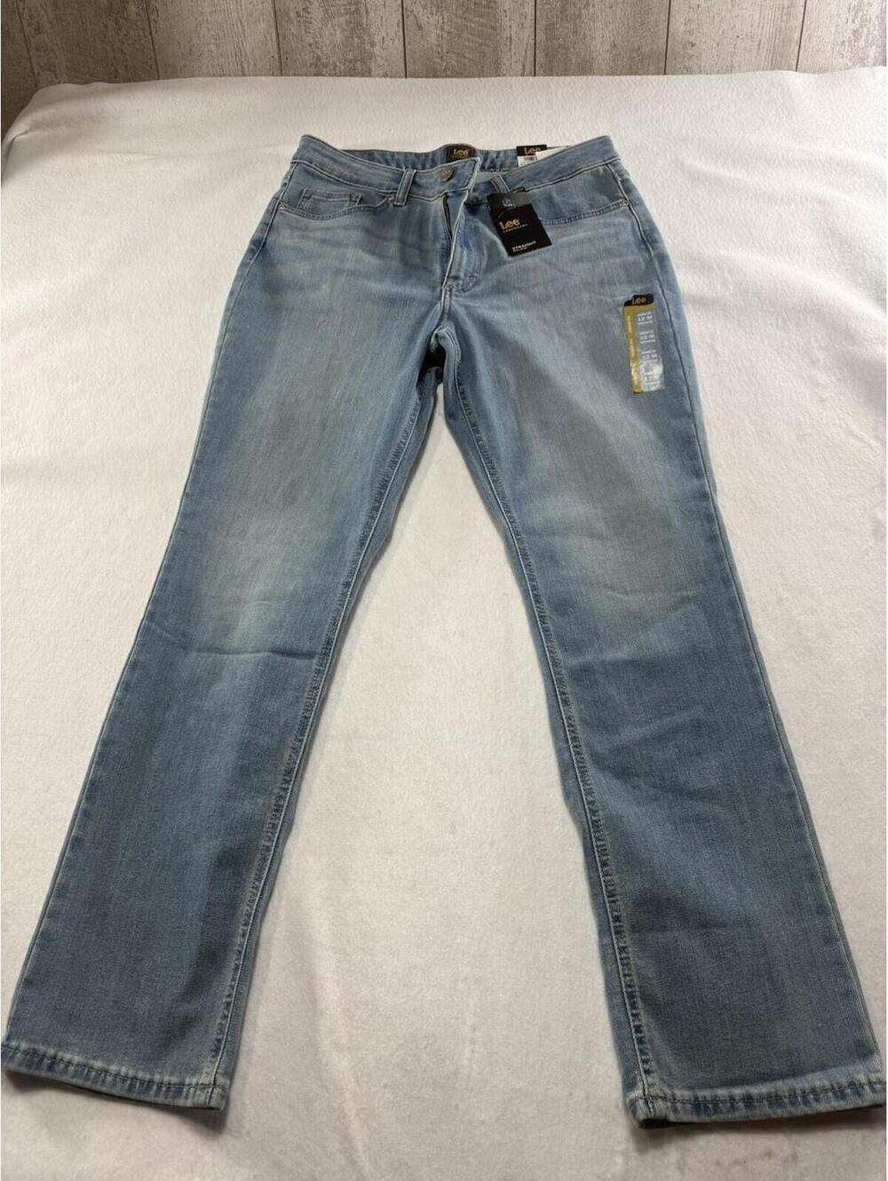 Lee Women’s Legendary Straight  Leg Jeans Light Wash Mid Rise Stretch Size  12